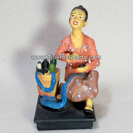 Patung Jamu duduk K HRU