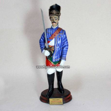 Patung Prajurit Kraton 35 cm Daheng GND