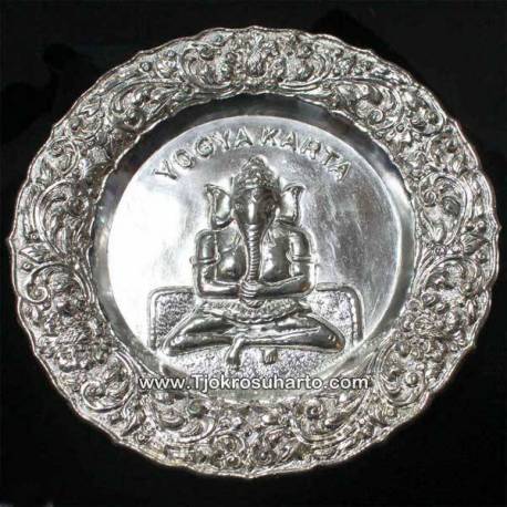 ELM 067 Piring Bulat Tatah Perak Tanggung D 16 Cm