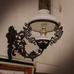 GCC 351 Lampu Antik Teplok Kap Putih tanggung 28 cm DRY