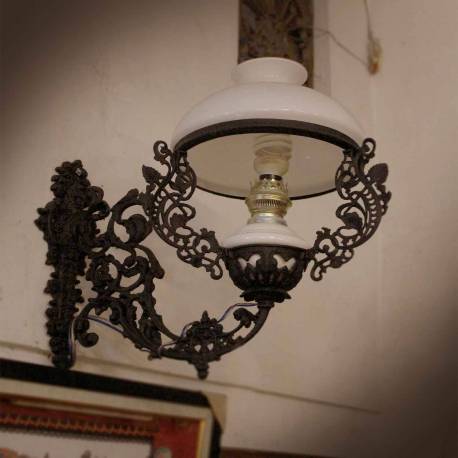 GCC 351 Lampu Antik Teplok Kap Putih tanggung 28 cm DRY