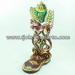 Standar Keris L berdiri grenjeng lung daun PA 15x18x40 cm CTP 366