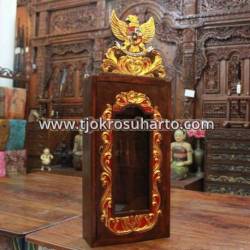CTP 416 Kotak Keris Gantung Kaca Grenjeng cunduk Garuda 13x31x65 cm WYM