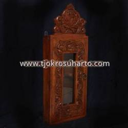 Kotak Keris Gantung Kaca  cunduk pakubuwono 13x31x65 cm WYM