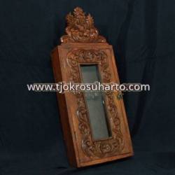 Kotak Keris Gantung Kaca cunduk HB 13x31x65 cm WYM