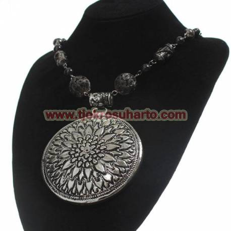 EPK 030 Kalung Perak bakar tatah bulat bunga (2) SRE