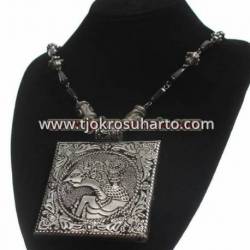 EPK 032 Kalung Perak bakar tatah kotak wayang (4) SRE