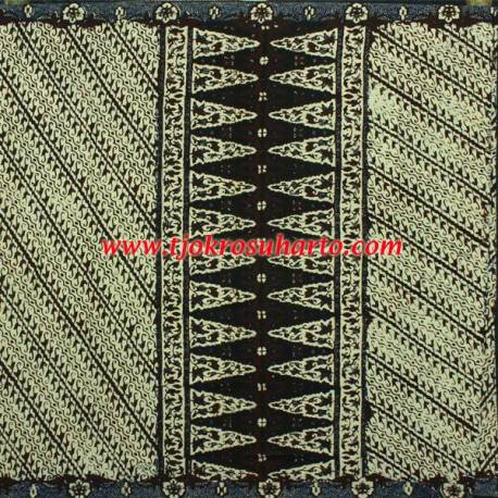 BHG 122 Sarung tumpal sogan Yogya J Parang Cantel double ANS