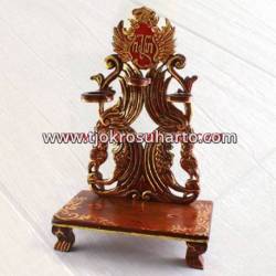 Standar Tempat keris duduk Sungging lung burung HB isi 3 22x48x56 cm ctp 460 WYM