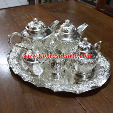 ELM 027 Tea Set (2 teko,Gula,sendok, saringan) DRM