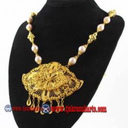 EPK 120 Kalung Mutiara Jambon liontin mahkota bunga emas 46 cm YNN (10)