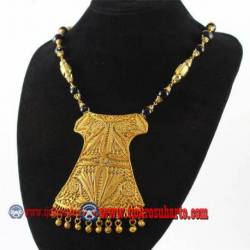 EPK 132 Kalung Mutiara hitam liontin baju lengan emas 46 cm YNN (19d)