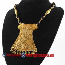EPK 133 Kalung Mutiara hitam liontin baju lengan emas 46 cm YNN (19e)