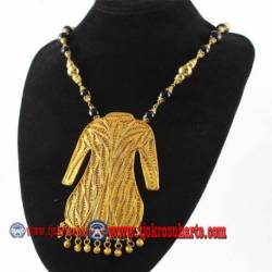 EPK 140 Kalung Mutiara hitam liontin baju lengan panjang emas 46 cm YNN (20f)