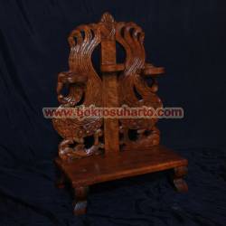 Standar Keris duduk merak kembar isi 3 22x40x52 cm WYM